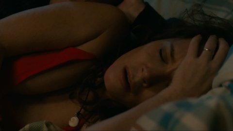 Anna Friel - Hot Scenes in Deep Water s01e01 (2019)