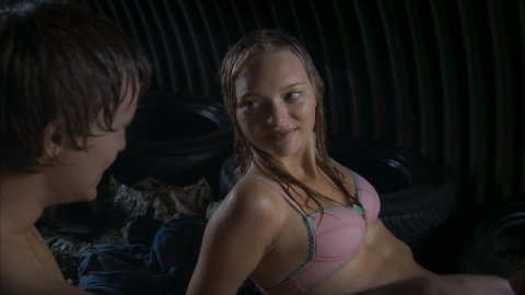 Gemma Ward - Hot Scenes in The Black Balloon (2008)