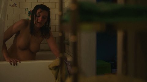 Frankie Shaw - Hot Scenes in SMILF s02e05 (2019)