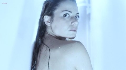 Erica Durance - Hot Scenes in Smallville s04-07 (2004)