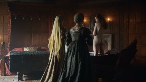 Charlotte Hope - Hot Scenes in The Spanish Princess s01e08 (2019)