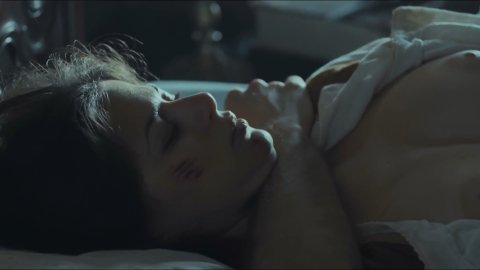 Joana Coelho - Hot Scenes in Madre Paula s01e02 (2017)