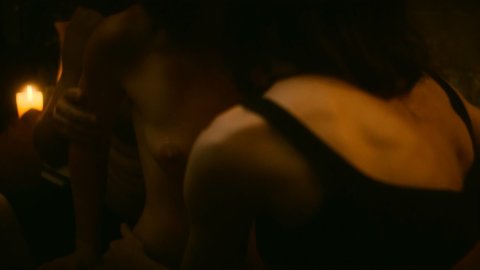 Samantha Soule, Ellen Page - Hot Scenes in Tales of the City s01e02 (2019)