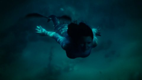 Eline Powell - Hot Scenes in Siren s02e01 (2019)