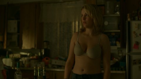 Charlotte Aubin - Hot Scenes in Crème de menthe (2017)