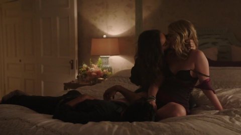 Shay Mitchell, Ambyr Childers, Elizabeth Lail - Hot Scenes in You s01e06 (2018)