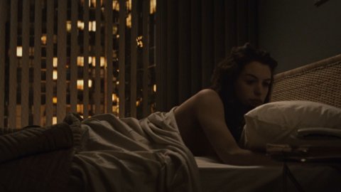 Anne Hathaway - Hot Scenes in Passengers (2008)