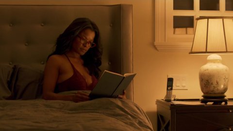 Keesha Sharp - Hot Scenes in Lethal Weapon s01e01 (2016)