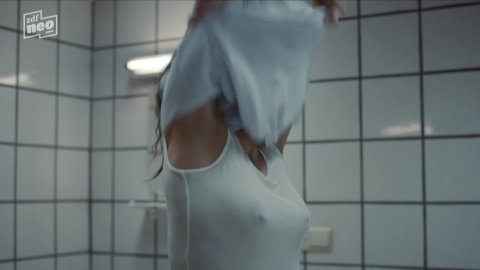 Veerle Baetens - Hot Scenes in Tabula Rasa s01 (2017)