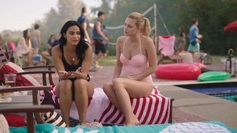 Camila Mendes, Brit Morgan, Madelaine Petsch - Hot Scenes in Riverdale s03e01 (2018)