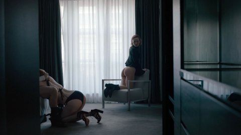 Louisa Krause, Gillian Williams - Hot Scenes in The Girlfriend Experience s02e01 (2017)