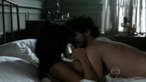 Yanna Lavigne - Hot Scenes in Dangerous Liaisons s01E03 (2016)