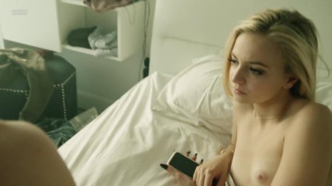 Ludivine Reding - Hot Scenes in Fugueuse s01e07 (2018)