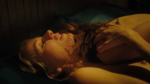 Naomi Watts, Sophie Cookson - Hot Scenes in Gypsy s01e07 (2017)