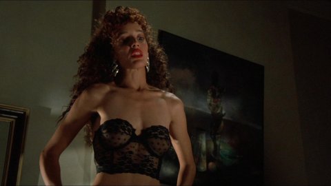 Jennifer Beals, Kasi Lemmons - Hot Scenes in Vampire's Kiss (1989)