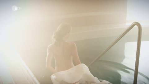 Anna Unterberger - Hot Scenes in Die Toten von Salzburg (2018)