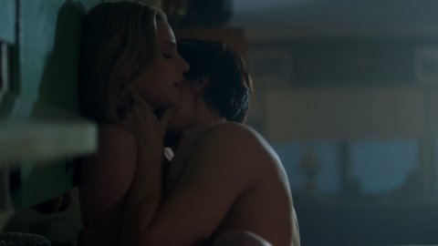 Lili Reinhart - Hot Scenes in Riverdale s01e13 (2017)