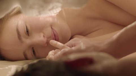 Zofia Wichlacz - Hot Scenes in World on Fire s01e01 (2019)