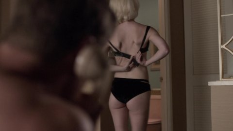 Jessica Amlee - Hot Scenes in For All Mankind s01e02 (2019)