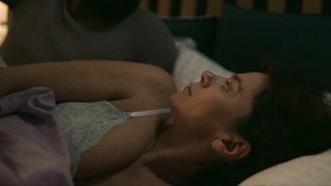 Anna Friel - Hot Scenes in Butterfly s01e01 (2018)