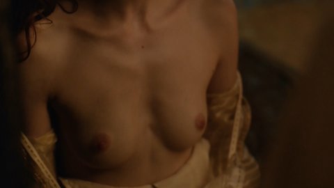 Charlotte Hope - Hot Scenes in The Spanish Princess s01e02 (2019)