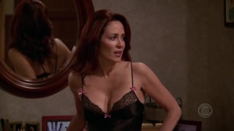 Patricia Heaton - Hot Scenes in Everybody Loves Raymond s09e14 (2004)