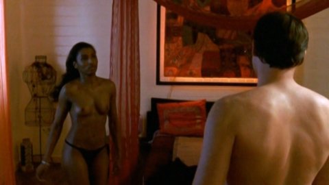 Sara Martins - Hot Scenes in Les secrets du volcan s01e03 (2006)