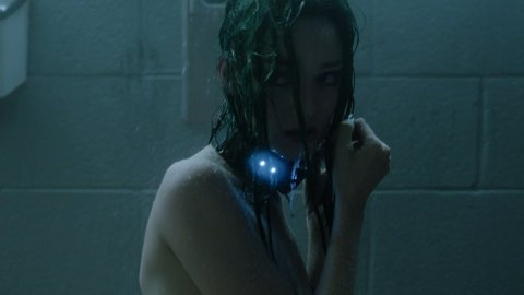 Emma Dumont - Hot Scenes in The Gifted s01e02 (2017)