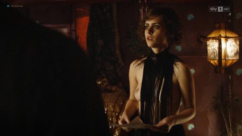 Liv Lisa Fries, Hannah Herzsprung, Leonie Benesch - Hot Scenes in Babylon Berlin s02e01-02 (2017)