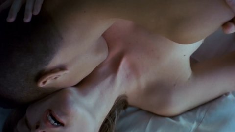 Kirsten Dunst - Hot Scenes in Crazy/Beautiful (2001)