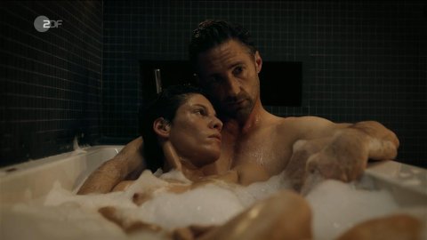 Jasmin Gerat - Hot Scenes in Der Gutachter: Ein Mord zu viel (2017)